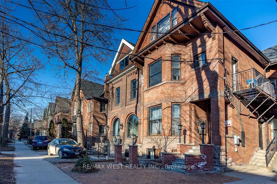 125 Madison Avenue, Toronto C02, ON M5R 2S3