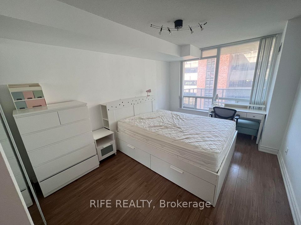 Condo Apartment at 750 Bay Street 707, Toronto C01, ON M5G 1N6, Toronto C01