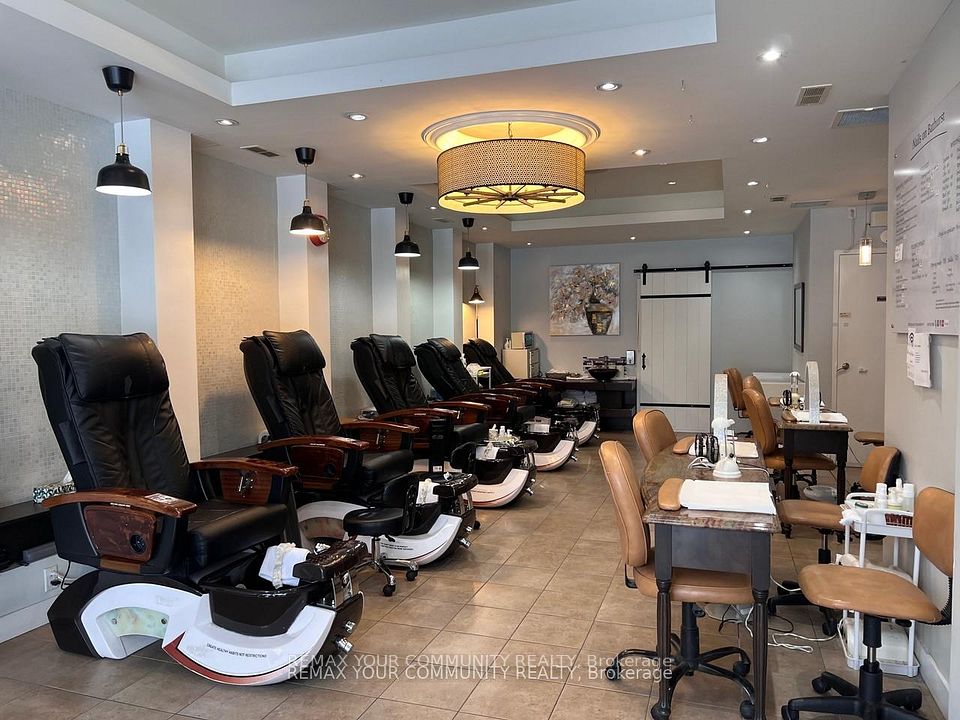 3887 Bathurst Street, Toronto C07, ON M3H 5V1