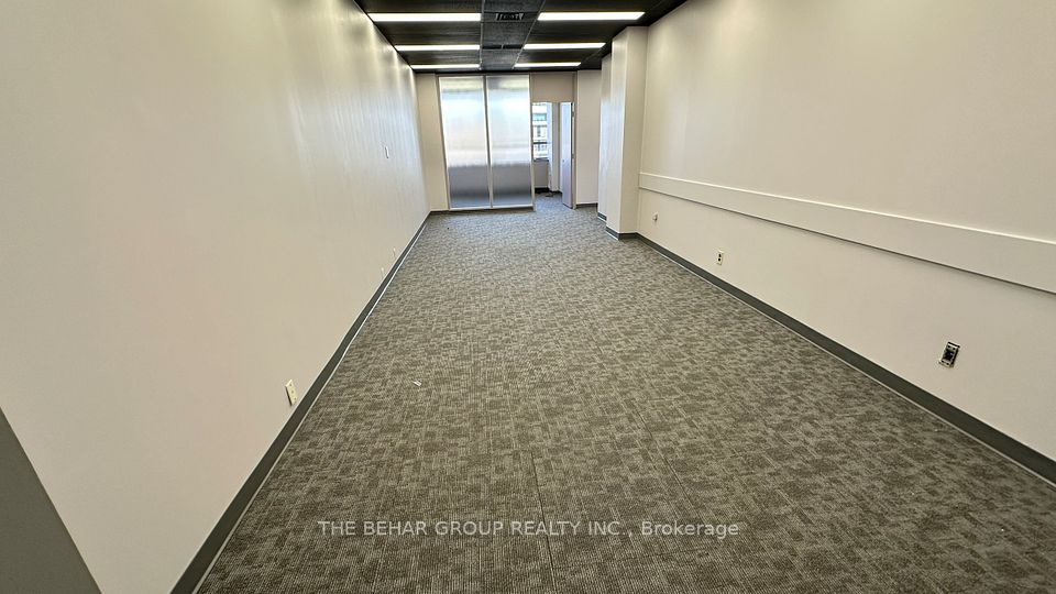 15 Gervais Drive 406, Toronto C13, ON M3C 1Y8