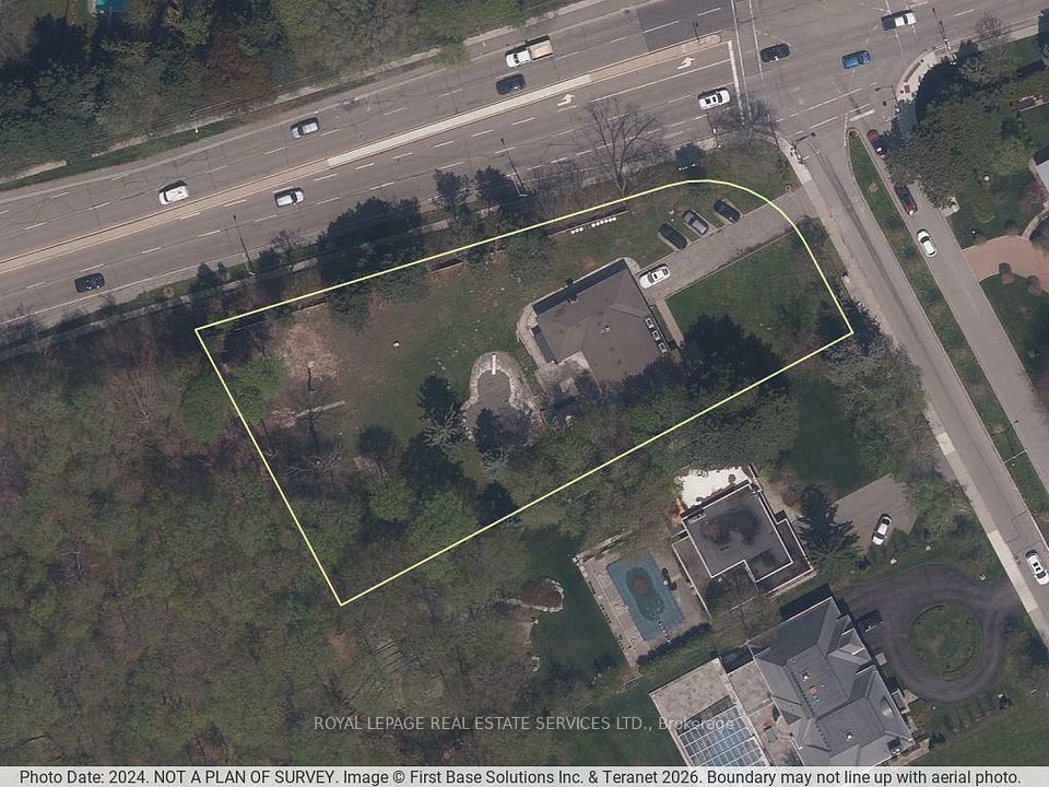 10 Silverdale Crescent, Toronto C13, ON M3A 3H1