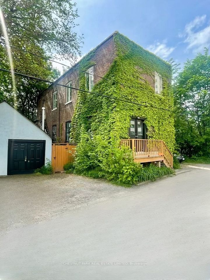 156 Sussex Mews, Toronto, ON M5S 2K1 at 156 Sussex Mews, Toronto, ON M5S 2K1, Toronto C01, ON, M5S 2K1