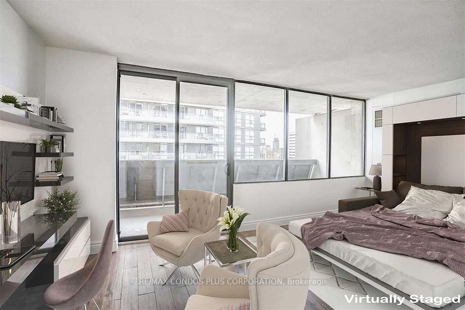 720 Spadina Avenue 1011, Toronto, ON M5S 2T9 at 720 Spadina Avenue 1011, Toronto, ON M5S 2T9, Toronto C01, ON, M5S 2T9