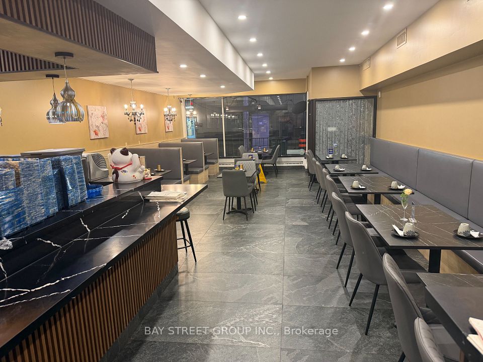 48 St Clair Avenue E, Toronto C09, ON M4T 1M9