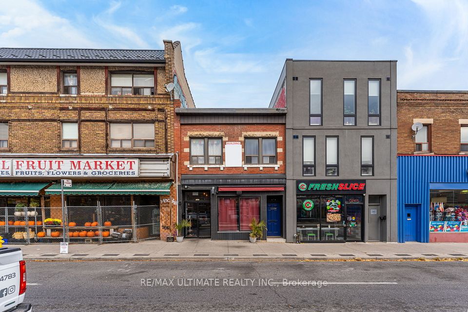 1108 St Clair Avenue W, Toronto C03, ON M6E 1A7