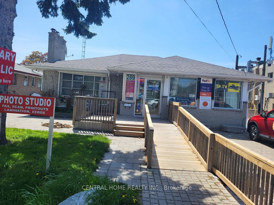 289 Finch Avenue W, Toronto C07, ON M2R 1N2