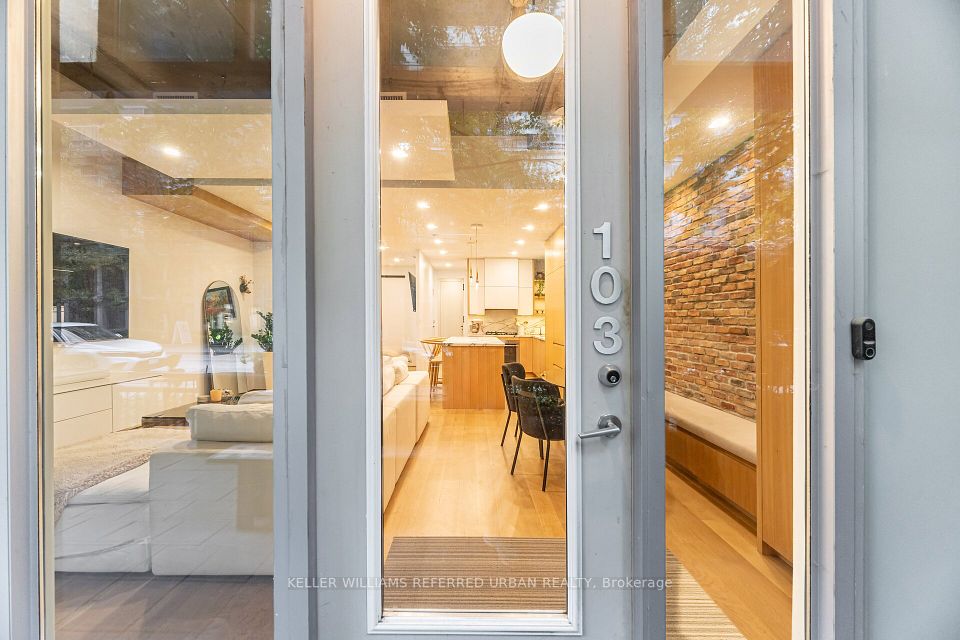 20 Stewart Street 103, Toronto C01, ON M5V 1H6