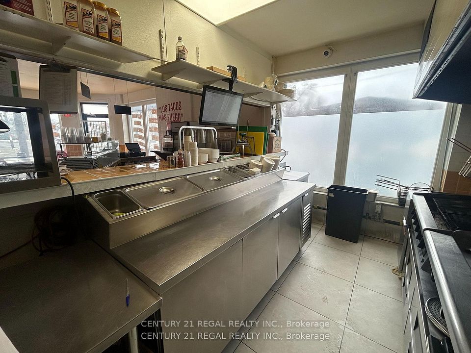 571 Vaughan Road, Toronto C03, ON M6C 2R4