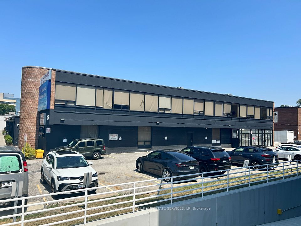 25 Lesmill Road B, Toronto C12, ON M3B 2T3