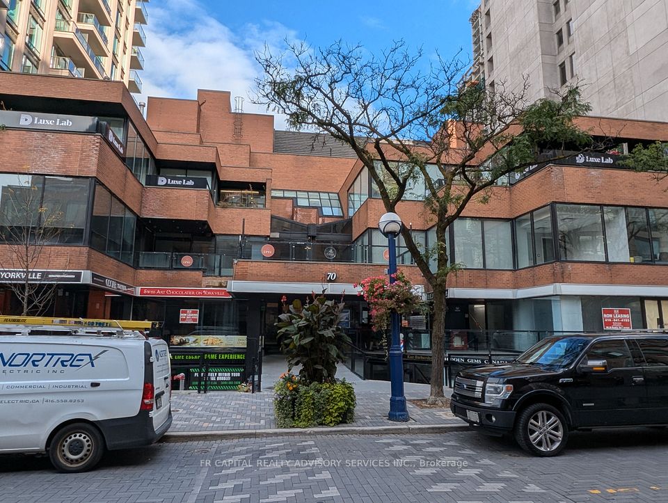 70 Yorkville Avenue 30, Toronto C02, ON M5R 1B9