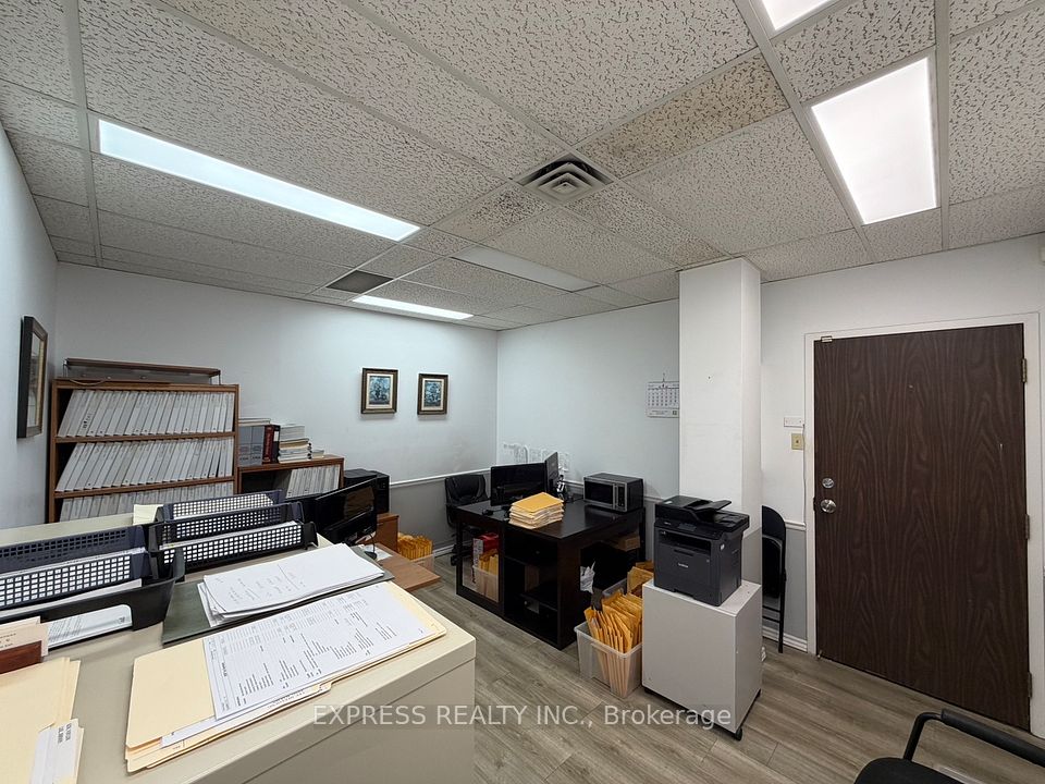 121 Willowdale Avenue 206, Toronto C14, ON M2N 6A3