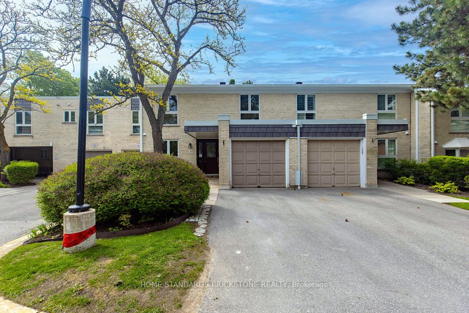 27 Proudbank Millway 50, Toronto, ON M2L 1P3 at 27 Proudbank Millway 50, Toronto, ON M2L 1P3, Toronto C12, ON, M2L 1P3