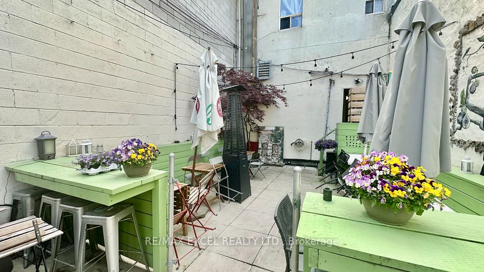 676 Queen Street W, Toronto C01, ON M6J 1E5
