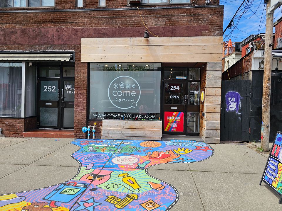 254 Augusta Avenue ground Floor, Toronto C01, ON M5T 2L7