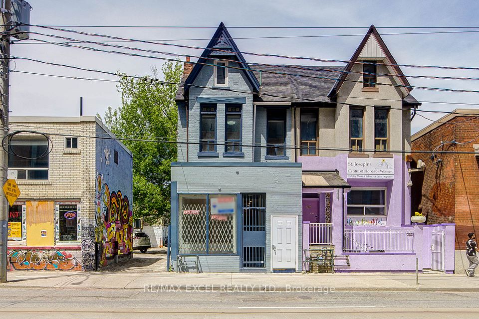 300 Gerrard Street E, Toronto C08, ON M5A 3A1