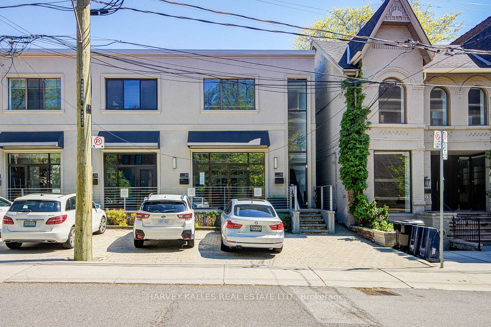 275 MacPherson Avenue 109, Toronto C02, ON M4V 1A4