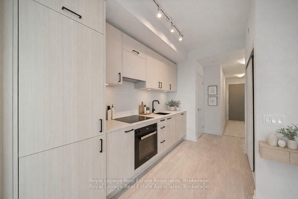 1 Quarrington Lane 1004, Toronto, ON M3C 0S4 at 1 Quarrington Lane 1004, Toronto, ON M3C 0S4, Toronto C13, ON, M3C 0S4