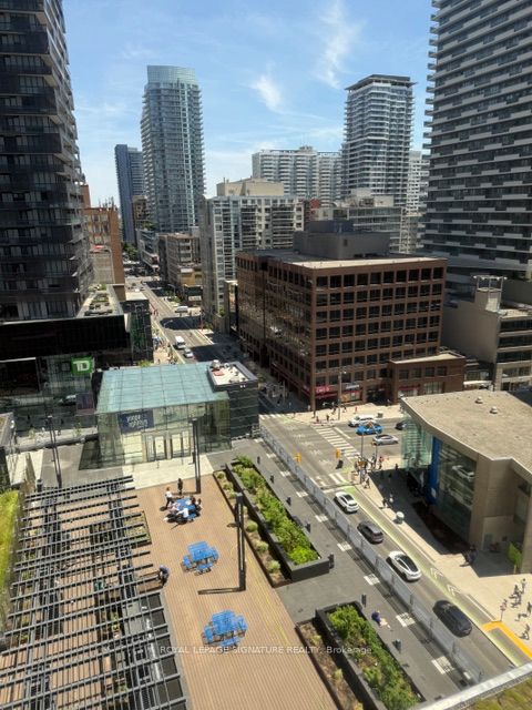 20 Eglinton Avenue W 1001, Toronto C03, ON M4R 1K8