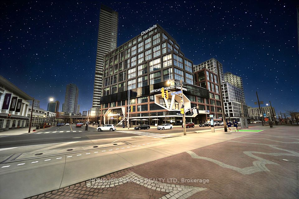 130 Queens Quay E 721, Toronto C08, ON M5A 3Y5