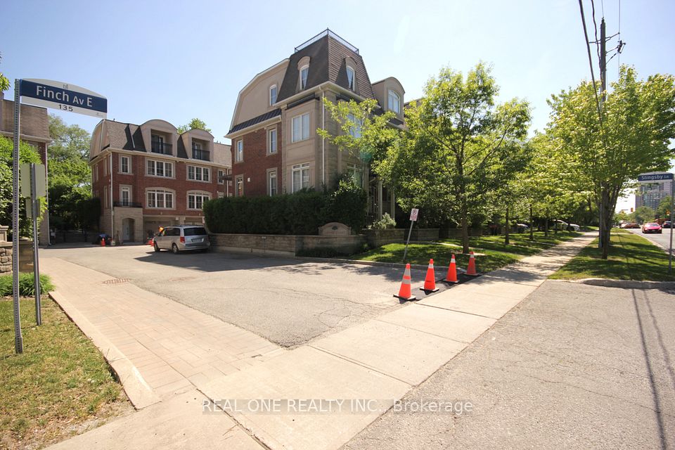 Att/Row/Townhouse at 7 Slingsby Lane, Toronto C14, ON M2N 0H7, Toronto C14