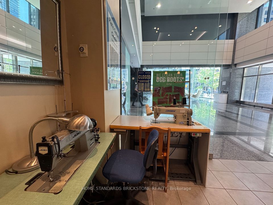 181 University Avenue G20, Toronto C01, ON M5H 3M7
