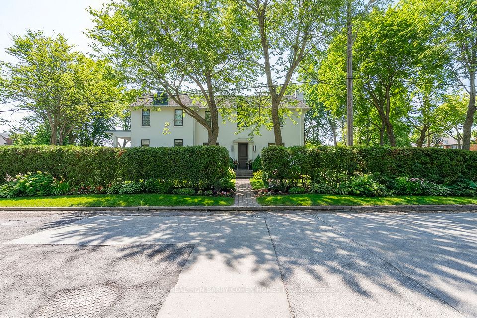74 Esgore Drive, Toronto, ON M5M 3R7 at 74 Esgore Drive, Toronto, ON M5M 3R7, Toronto C04, ON, M5M 3R7