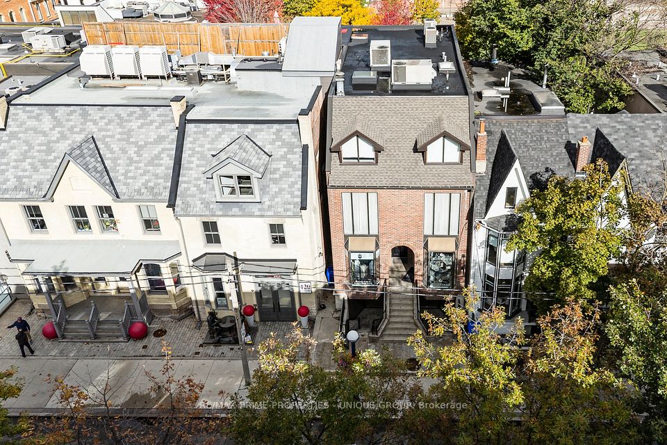112 Scollard Street, Toronto C02, ON M5R 0A1