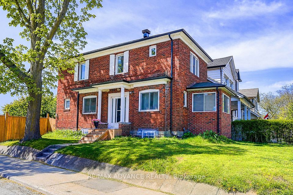 33 Castlefield Avenue, Toronto, ON M4R 1G5 at 33 Castlefield Avenue, Toronto, ON M4R 1G5, Toronto C03, ON, M4R 1G5