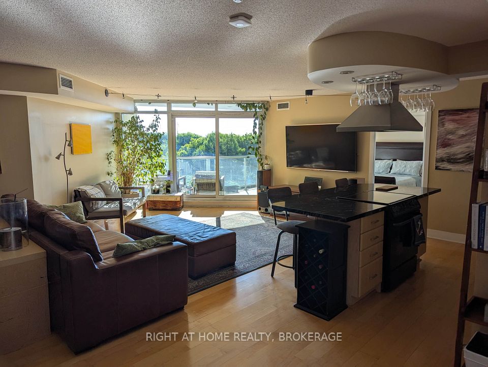 550 Queens Quay W 608, Toronto, ON M5V 3M8 at 550 Queens Quay W 608, Toronto, ON M5V 3M8, Toronto C01, ON, M5V 3M8