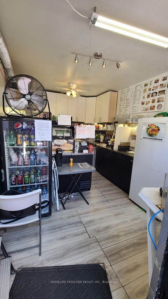 327 Lonsdale Road, Toronto C03, ON M4V 1X3