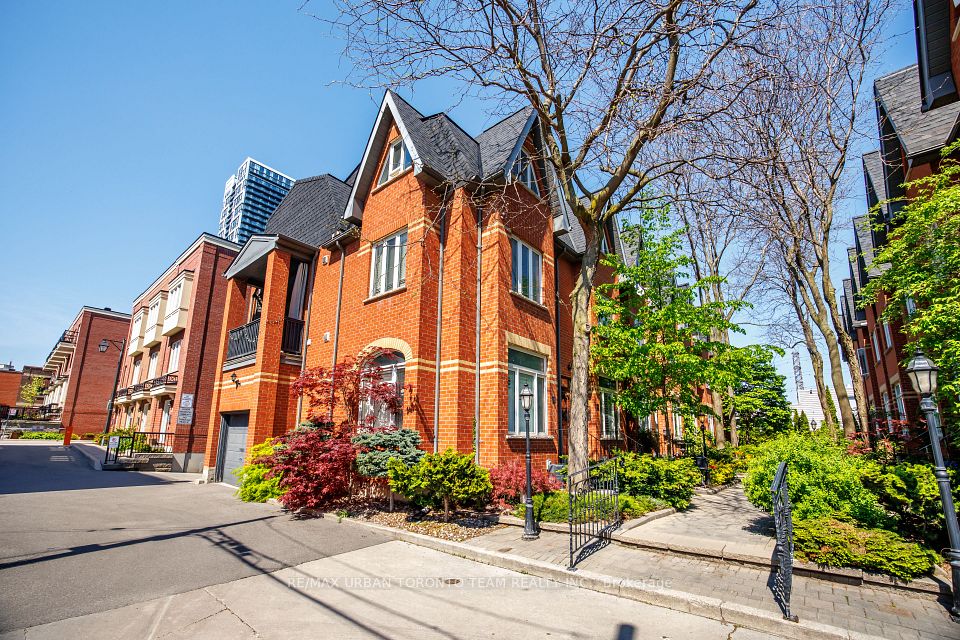 12 Old Primrose Lane, Toronto, ON M5A 4T1 at 12 Old Primrose Lane, Toronto, ON M5A 4T1, Toronto C08, ON, M5A 4T1