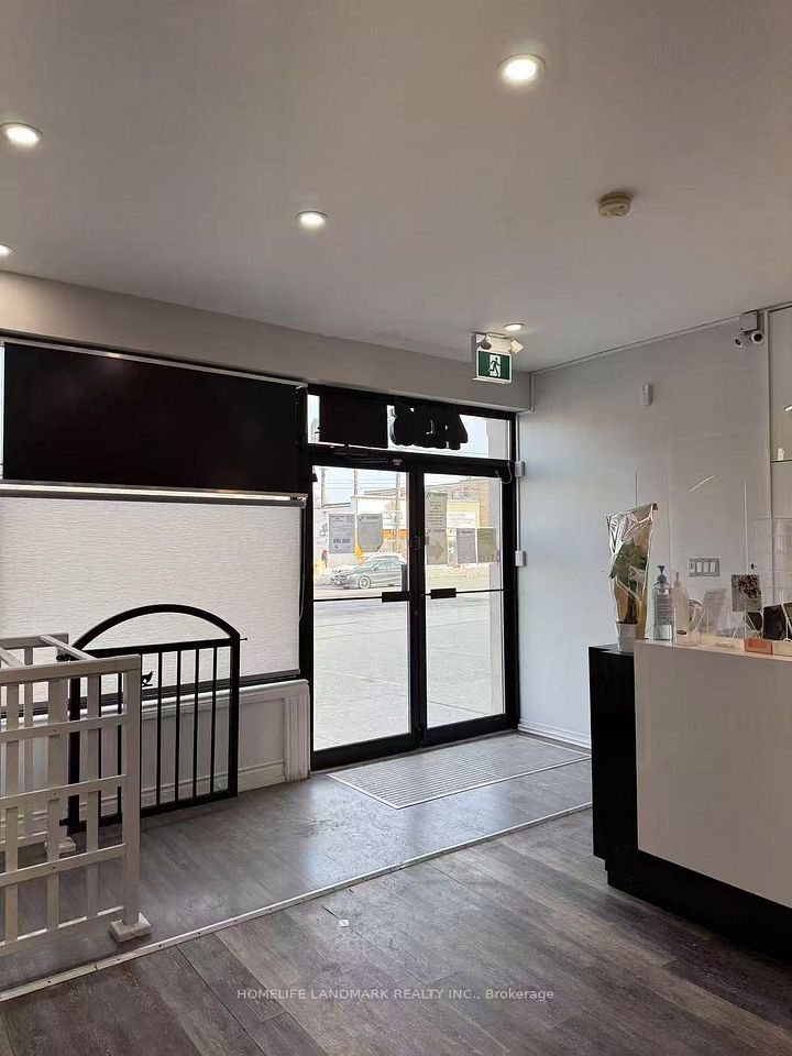 4140 Bathurst Street 4136, Toronto C06, ON M3H 2G6