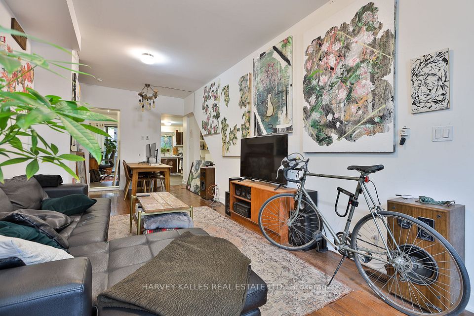 131 George Street, Toronto C08, ON M5A 2M6