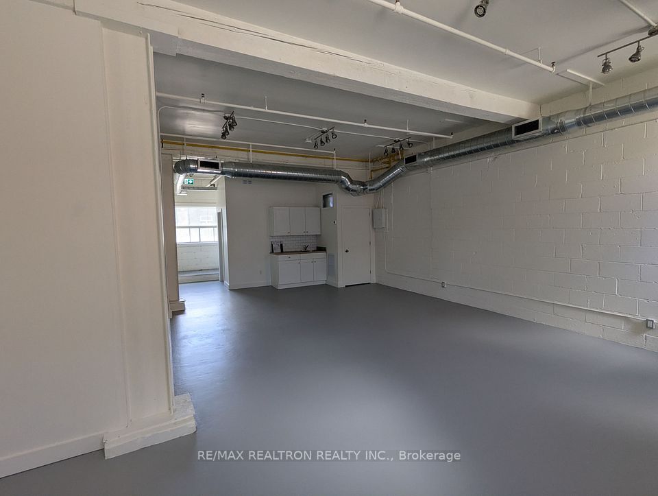 135 Tecumseth Street 11B, Toronto C01, ON M6J 2H2