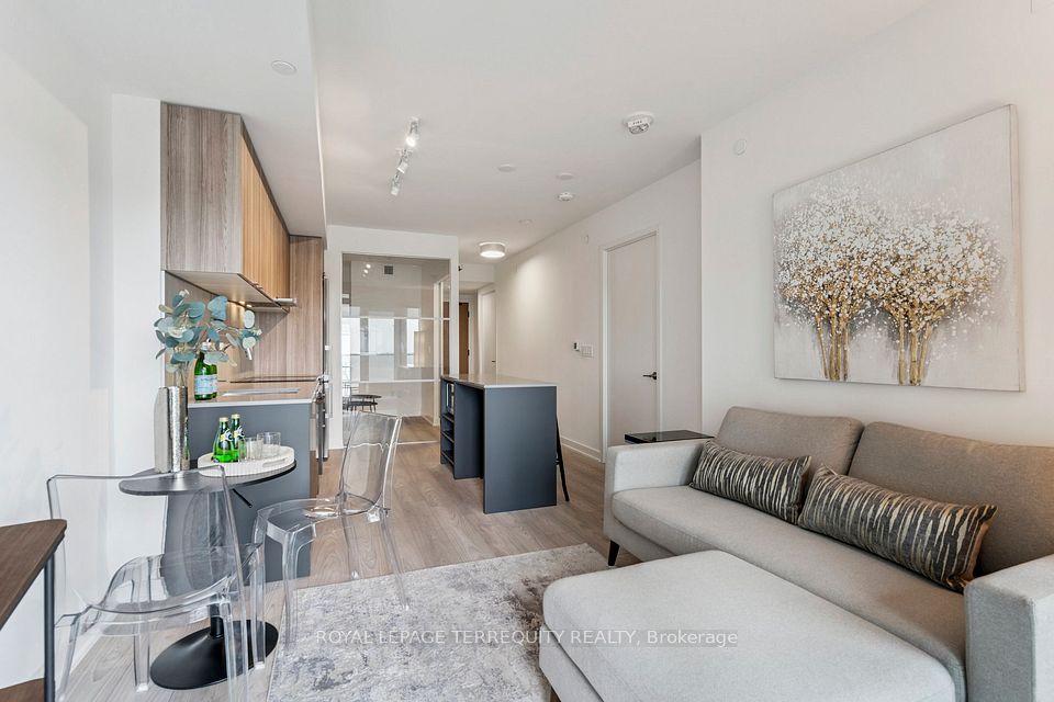 8 Tippett Road 809, Toronto, ON M3H 0E7 at 8 Tippett Road 809, Toronto, ON M3H 0E7, Toronto C06, ON, M3H 0E7
