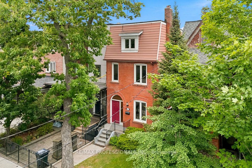 Att/Row/Townhouse at 107 Borden Street, Toronto C01, ON M5S 2N2, Toronto C01