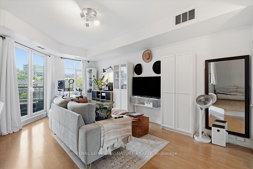 Condo Apartment at 550 Front Street W 413, Toronto, ON M5V 3N5, Toronto C01