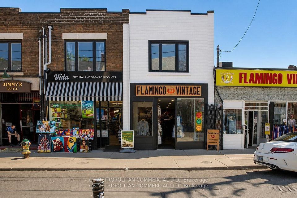 193 1/2 Baldwin Street, Toronto, ON M5T 1M1