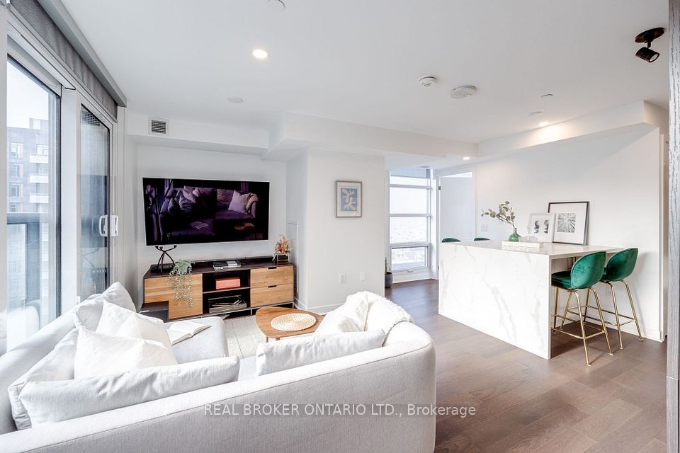 Condo Apartment at 501 Adelaide Street W 1308, Toronto C01, ON M5V 0R3, Toronto C01