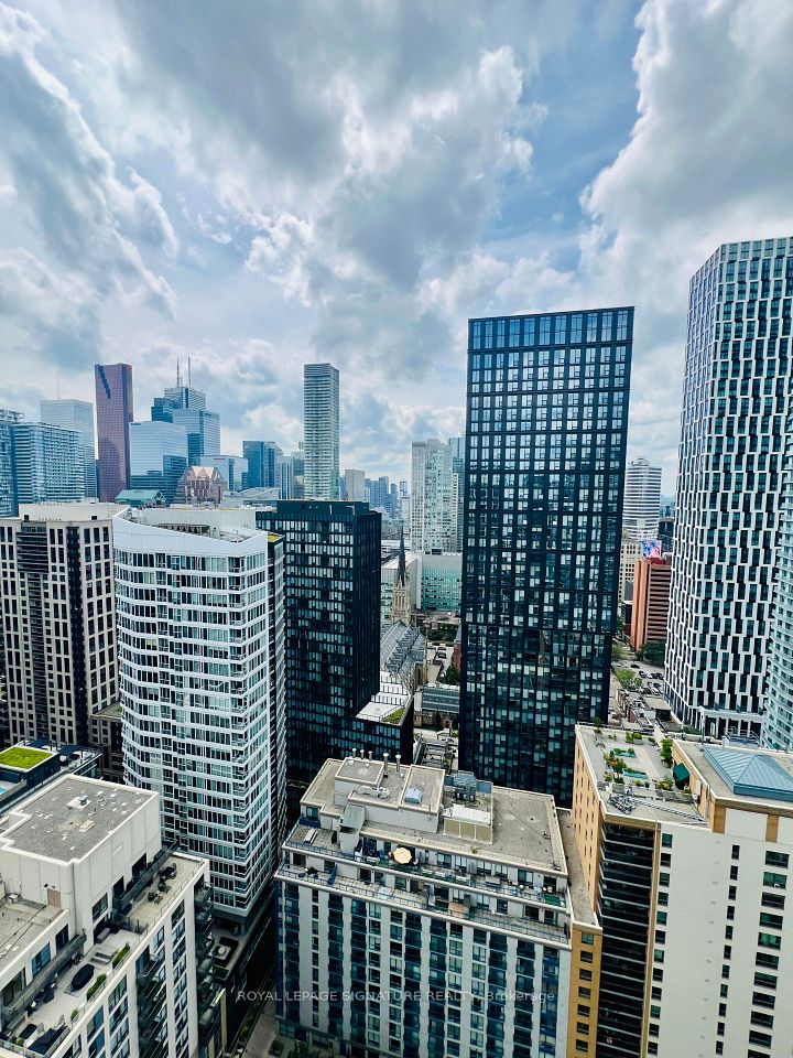 Condo Apartment at 65 Mutual Street 3006, Toronto C08, ON M5B 0E5, Toronto C08