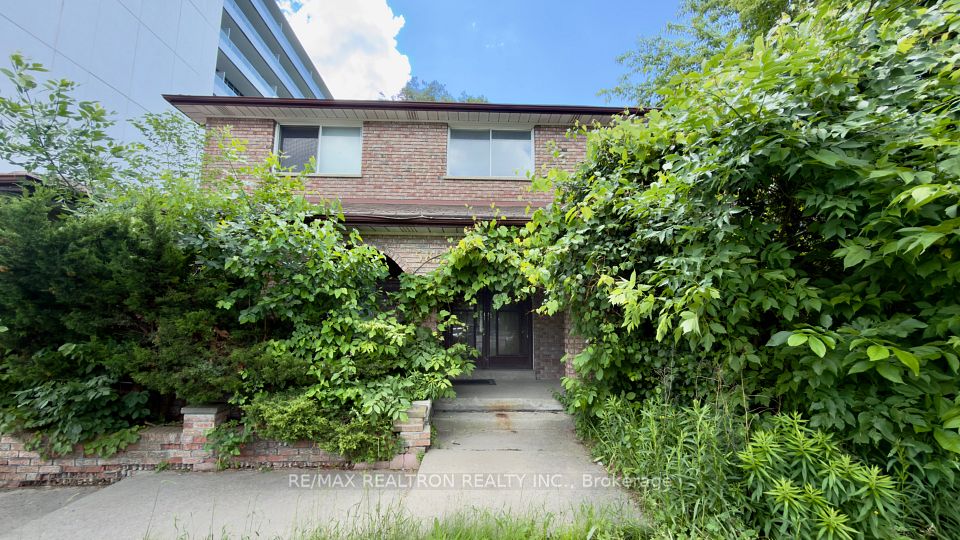 Detached at 589 Sheppard Avenue E, Toronto, ON M2K 1B4, Toronto C15