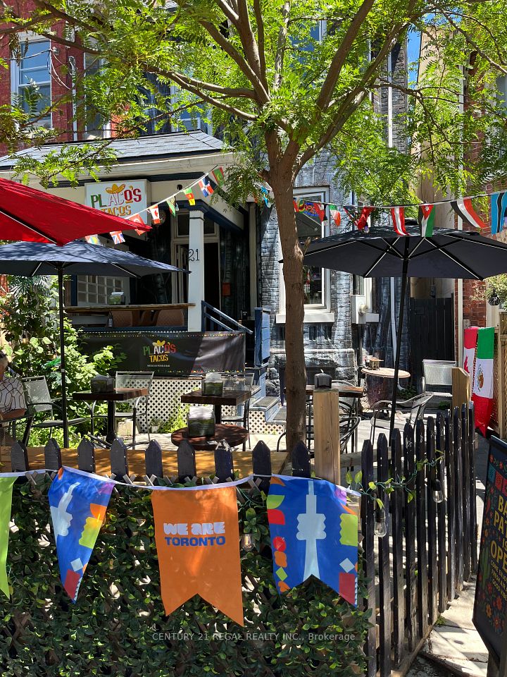 21 KENSINGTON Avenue, Toronto, ON M5T 2J8