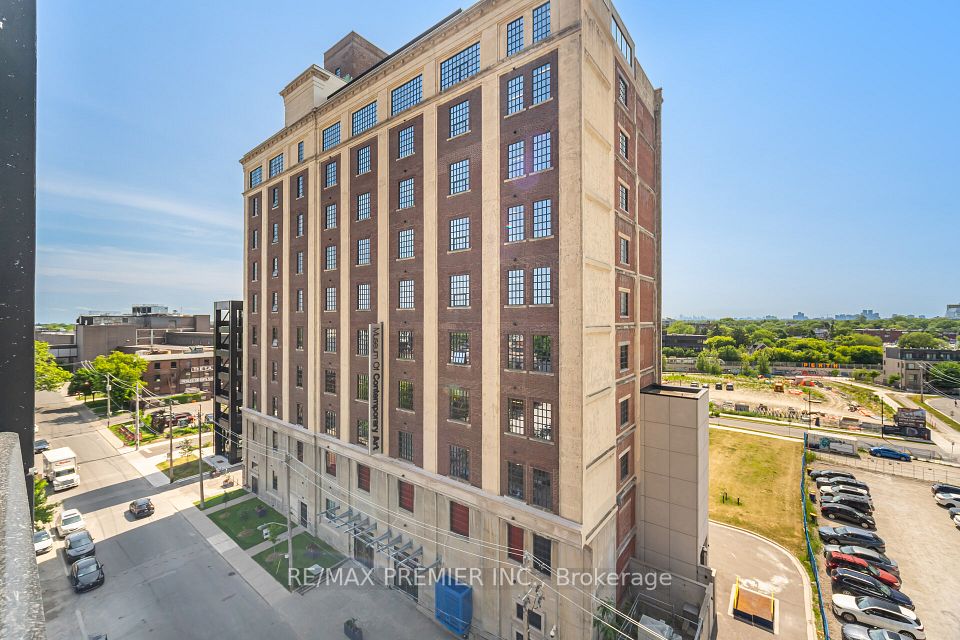 Condo Apartment at 181 Sterling Avenue 708, Toronto C01, ON M6R 2B2, Toronto C01