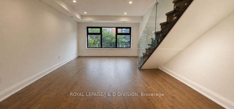 2579 Yonge Street 201, Toronto, ON M4P 2J1