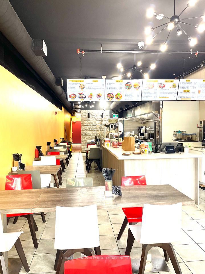 398 College Street W, Toronto, ON M5T 1S8