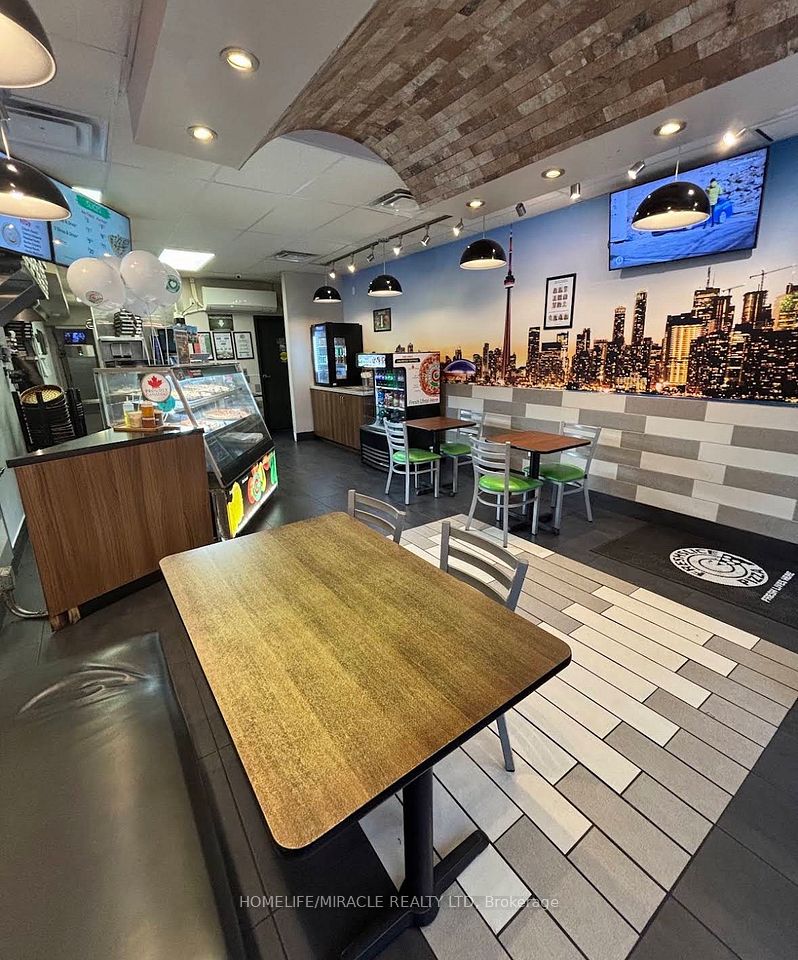 744 King Street W, Toronto, ON M5V 1N3