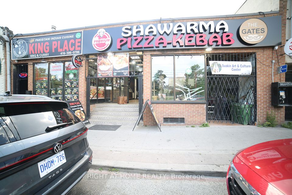 242 Parliament Street, Toronto, ON M5A 3A4