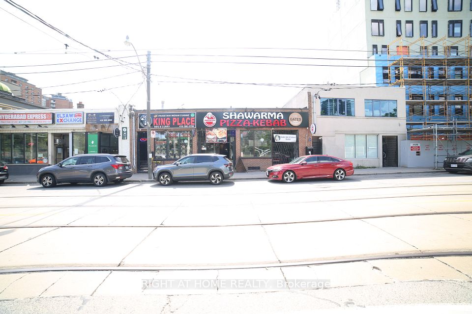 242 Parliament Street, Toronto, ON M5A 3A4