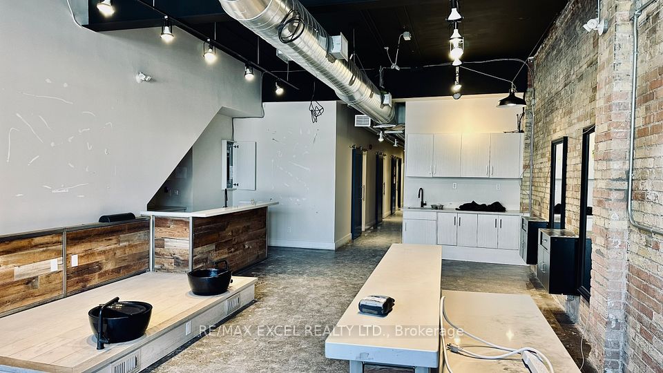 685 Queen Street W Main #2, Toronto, ON M6J 1E6