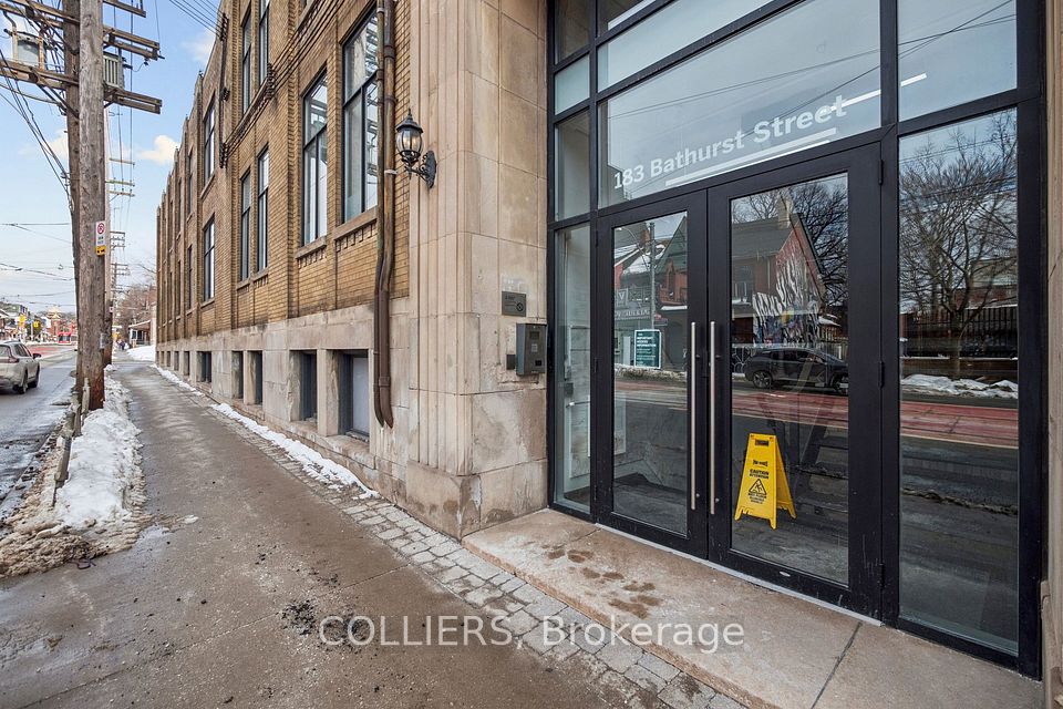 183 Bathurst Street 401, Toronto, ON M5T 2R7